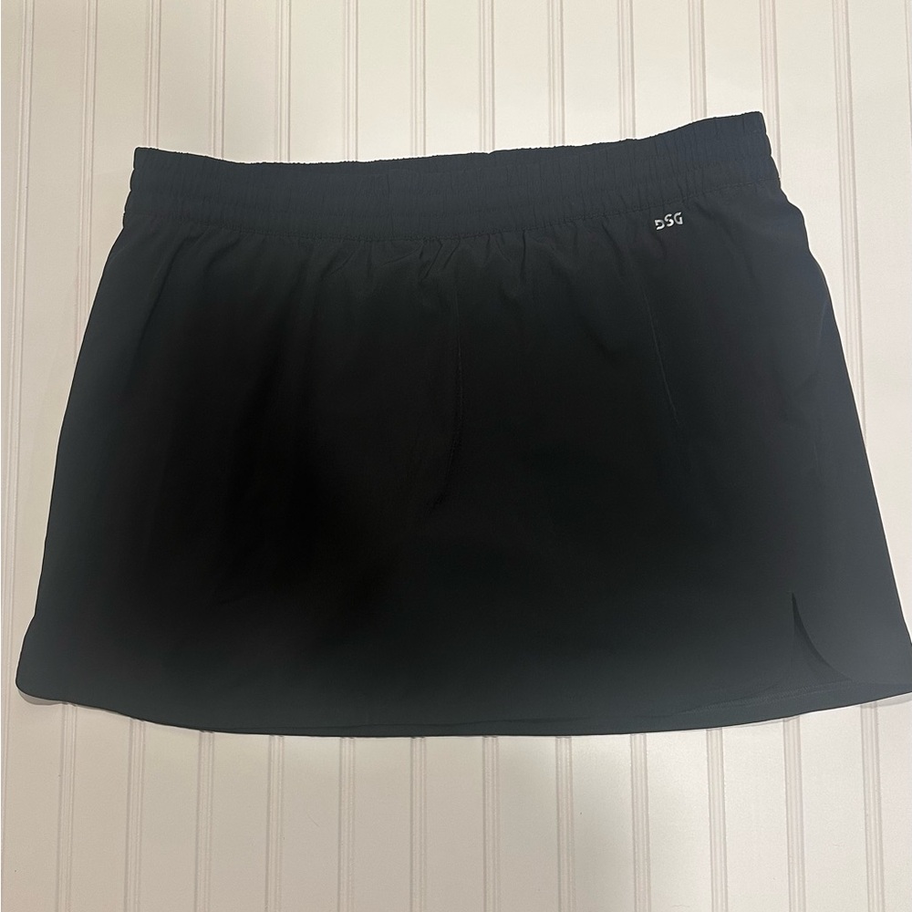 Black DSG Athletic Skirt w/ Built in bike shorts Size XL Athletic Material